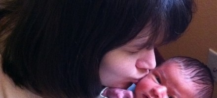 kiss newborn ekwetzel